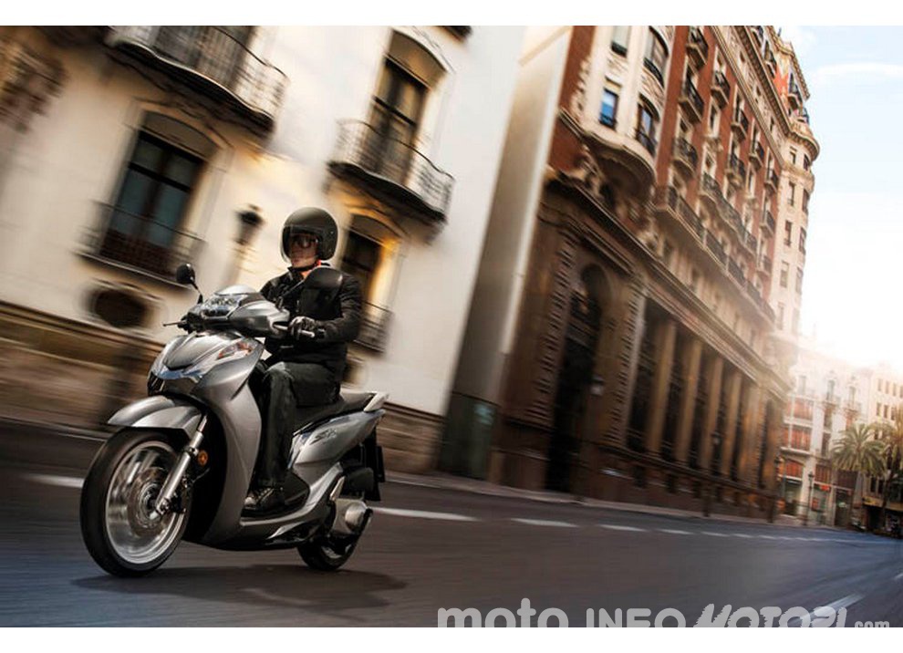 Honda SH300i ABS test ride, prestazioni e prezzi