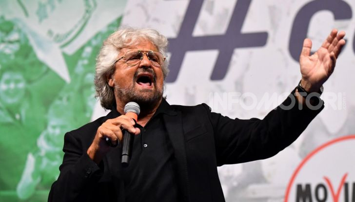 Beppe Grillo: la benzina deve costare 4 euro al litro! - Foto 6 di 6