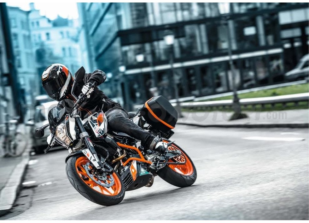 KTM Summer Duke, PowerParts in regalo