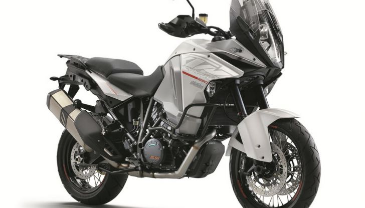 KTM 1290 Super Adventure: Prova su strada, allestimenti e prezzi - Foto 14 di 18