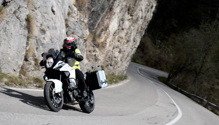 KTM 1290 Super Adventure: Prova su strada, allestimenti e prezzi - Foto 10 di 18