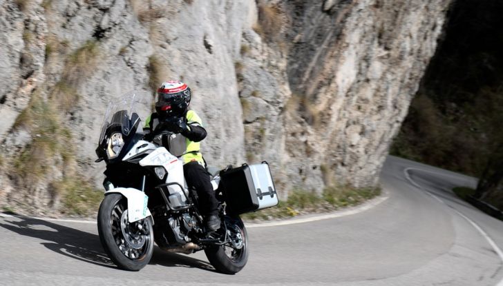 KTM 1290 Super Adventure: Prova su strada, allestimenti e prezzi - Foto 3 di 18