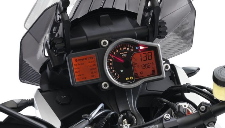 KTM 1290 Super Adventure: Prova su strada, allestimenti e prezzi - Foto 16 di 18