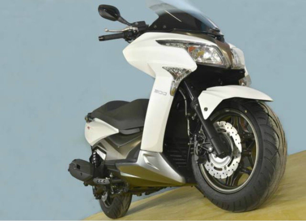 Kymco Downtown 350i e Agility Maxi 300i: immagine e sostanza