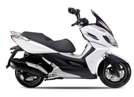 Kymco, zero interessi sugli scooter K-XCT 300i e K-XCT 125i