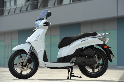 Kymco People 125 e 200i nuovi colori