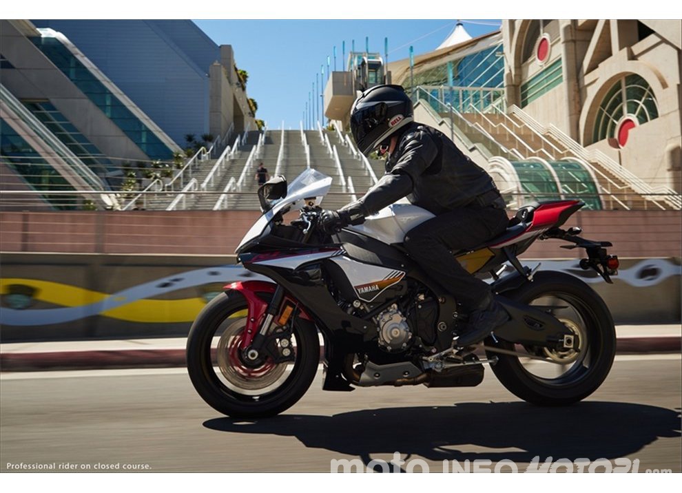 La nuova Yamaha YZF R1 S 2016 debutta in America - Foto 16 di 22