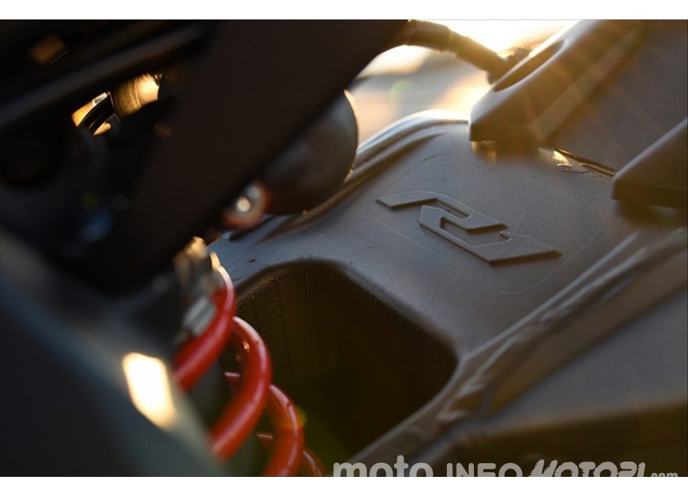 La nuova Yamaha YZF R1 S 2016 debutta in America - Foto 7 di 22