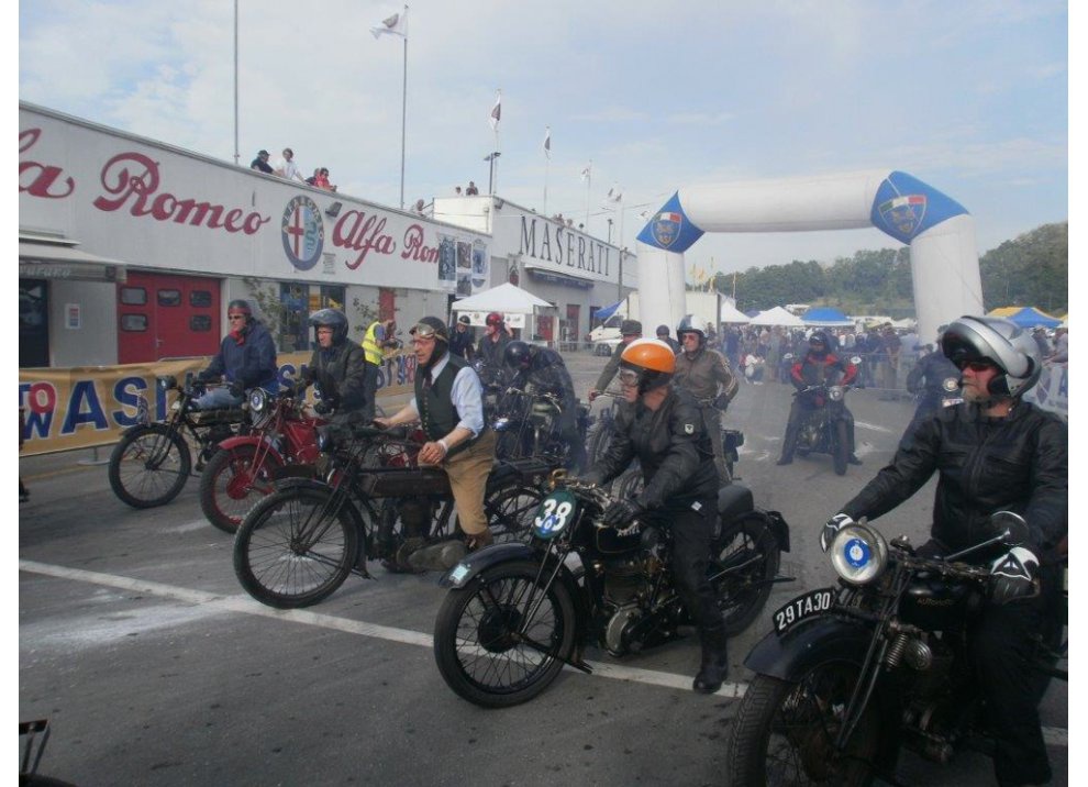 L’Autodromo di Varano ospita la 14° edizione di ASI Motorshow - Foto 2 di 16