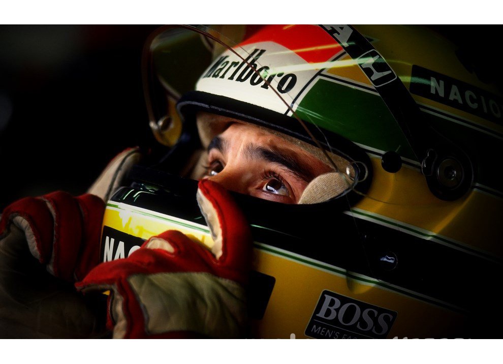 Lewis Hamilton come Senna con MV Agusta - Foto 4 di 15