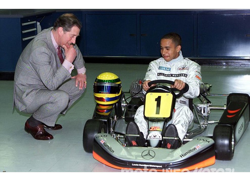Lewis Hamilton come Senna con MV Agusta - Foto 5 di 15