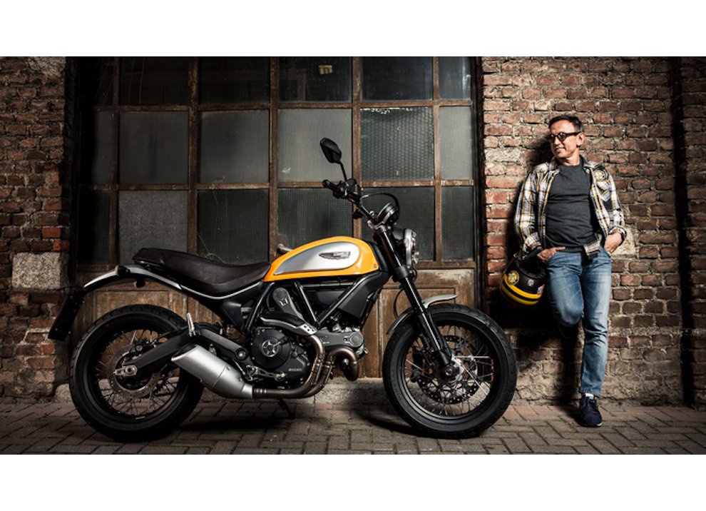 Lo Chef Barbieri di MasterChef assaggia la Scrambler Ducati - Foto 7 di 7