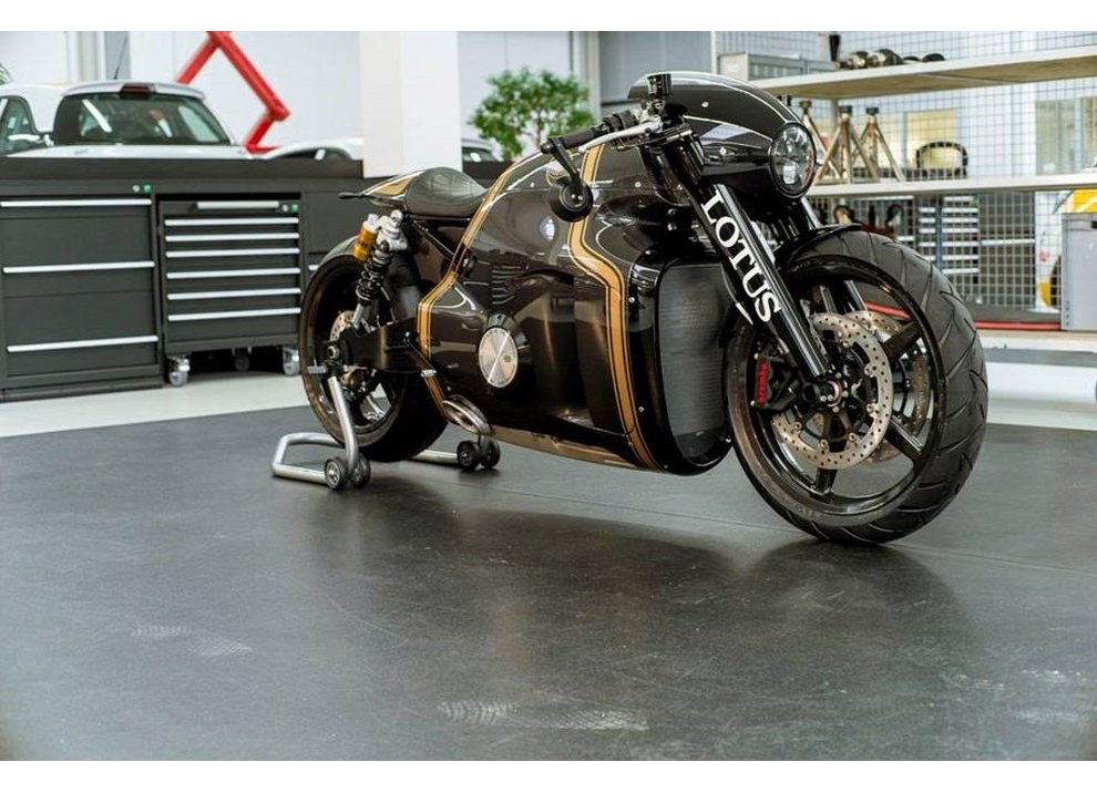 Lotus C-01 Superbike: la moto elettrica di Lotus ora è realtà