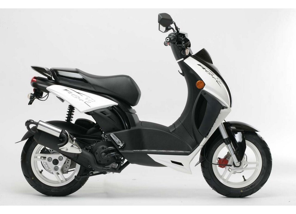 Mahindra acquisisce il 51% di Peugeot Motorcycle - Foto 5 di 8