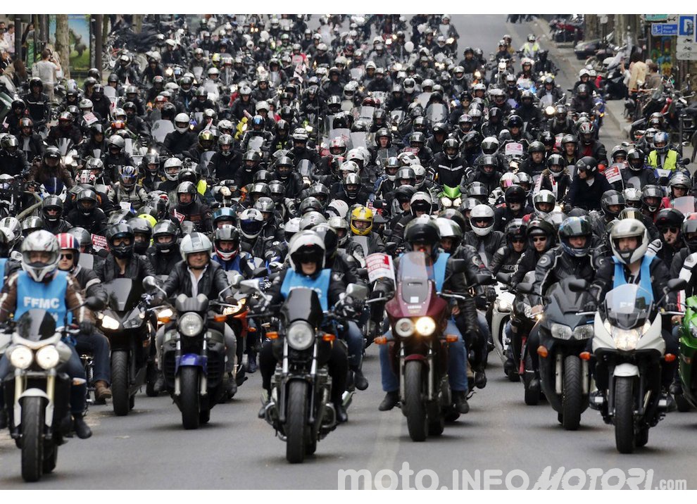 Mercato moto in grande crescita: a luglio 2015 è +25,3% rispetto al 2014