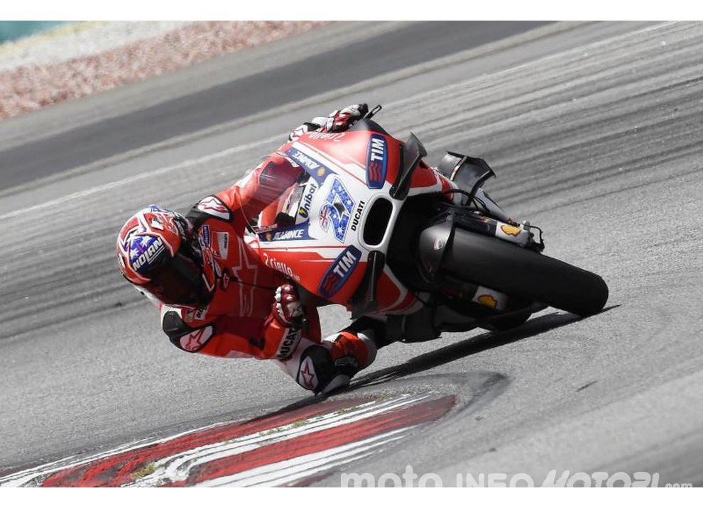 MotoGP 2016, Casey Stoner subito veloce con la Ducati GP15