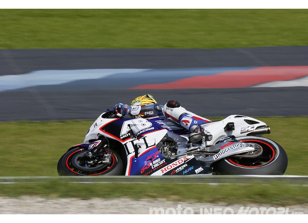 MotoGP, la gioia per la caduta di Marc Marquez - Foto 24 di 61