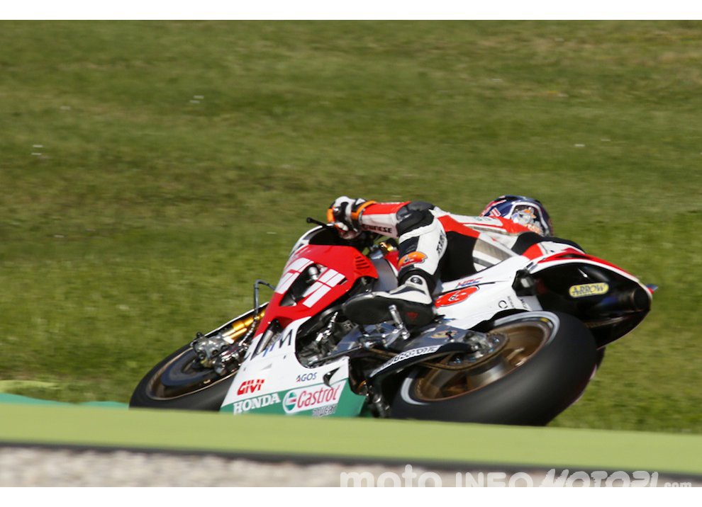 MotoGP, la gioia per la caduta di Marc Marquez - Foto 36 di 61