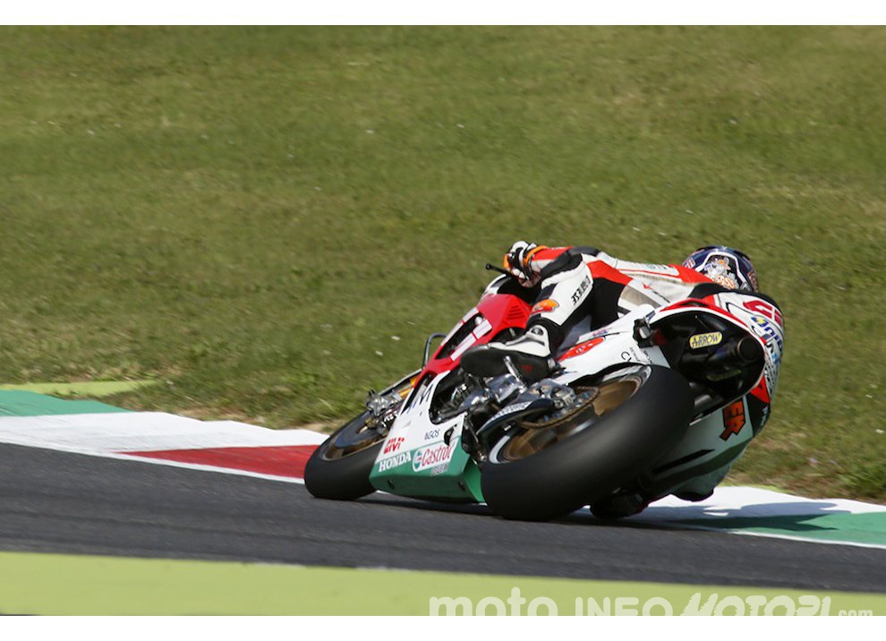 MotoGP, la gioia per la caduta di Marc Marquez - Foto 37 di 61