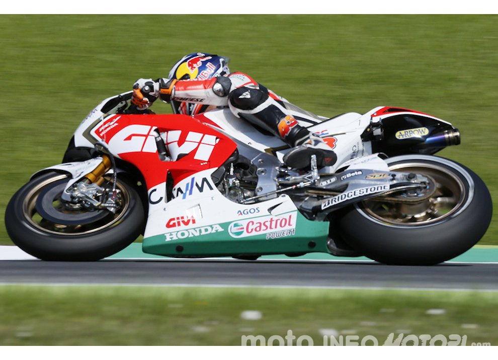 MotoGP, la gioia per la caduta di Marc Marquez - Foto 39 di 61