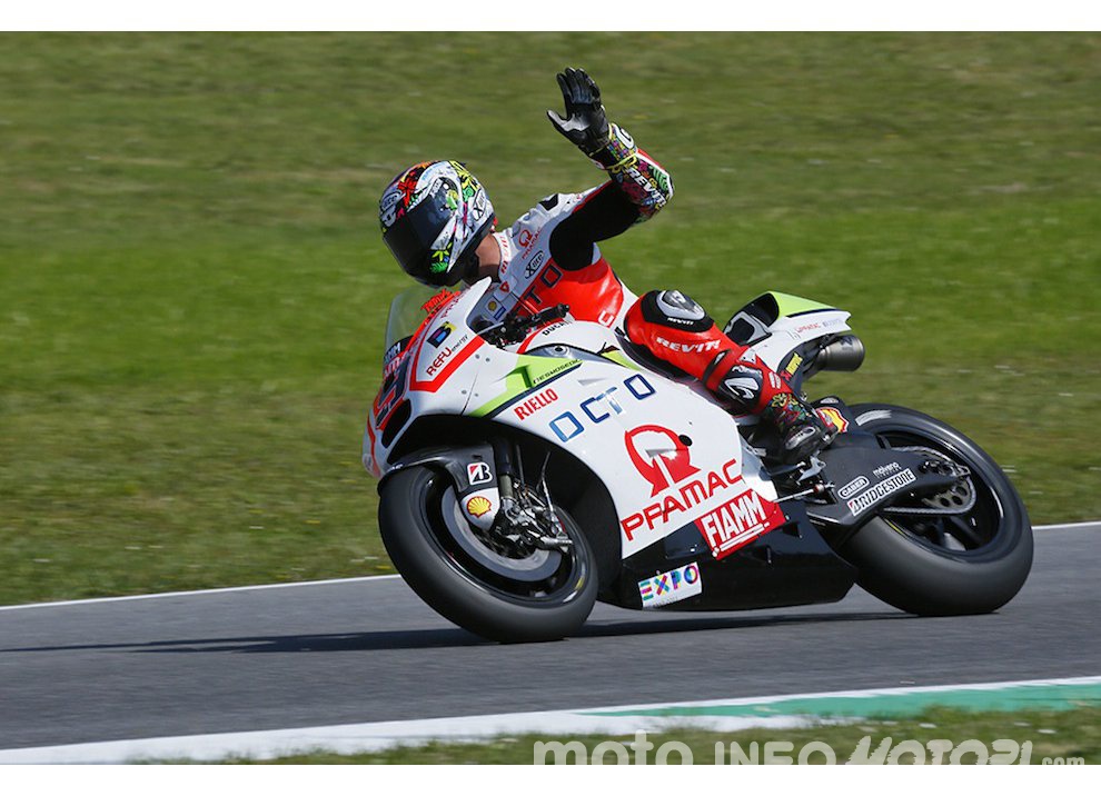 MotoGP, la gioia per la caduta di Marc Marquez - Foto 52 di 61