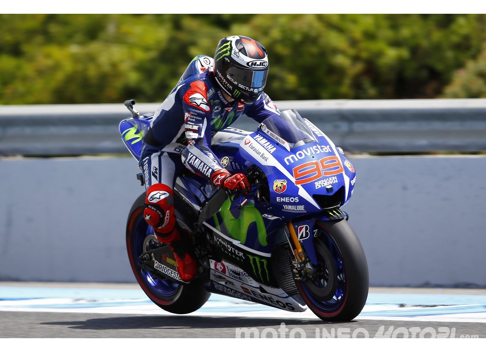 MotoGP, parla il padre di Lorenzo: Marquez ha rotto le p…e!