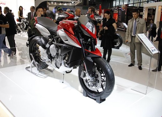 MV Agusta Rivale 800: caratteristiche e prezzi della nuova motard MV Agusta