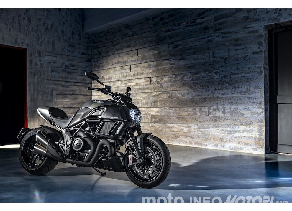 Nuova Ducati Diavel Carbon 2016