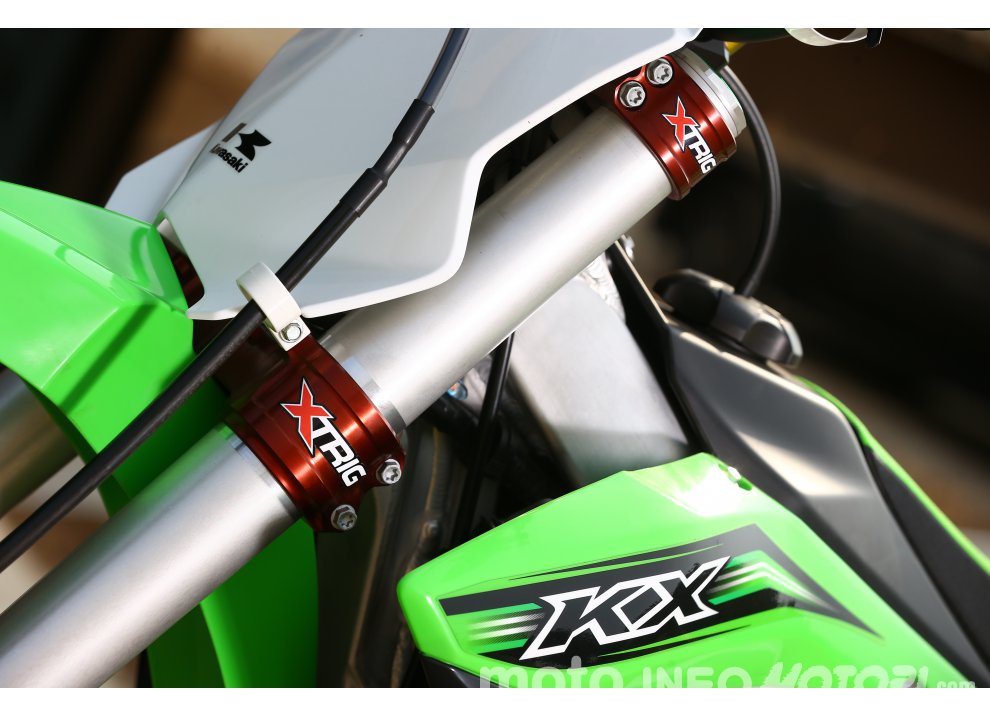 Nuova Kawasaki KX 450f 2016, promozione: kit tecnico in omaggio