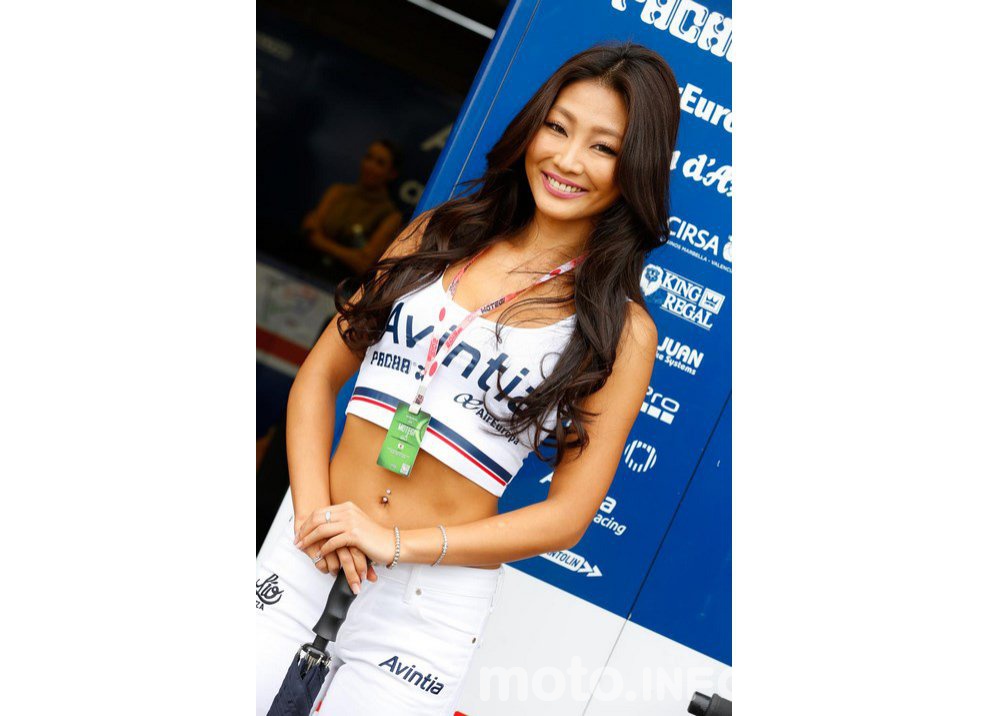Ombrelline Motegi 2015, le foto più belle delle Grid Girls - Foto 11 di 29