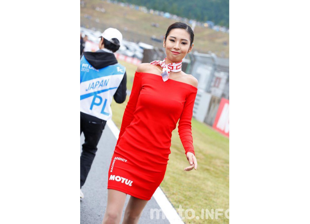 Ombrelline Motegi 2015, le foto più belle delle Grid Girls - Foto 12 di 29