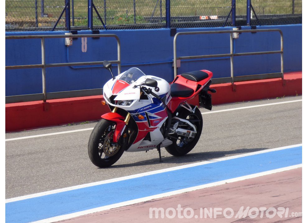 Honda CBR 600RR 2015, prova in pista [Video]