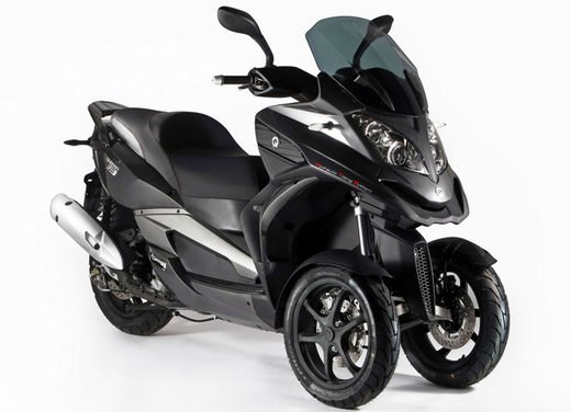 Quadro 350D: iniziate le consegne dello scooter tre ruote