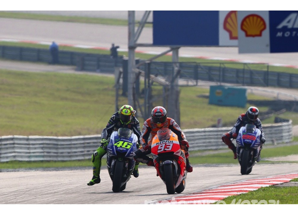 Risultati MotoGP Sepang 2015: il mondiale ammazzato dallo scontro, il video