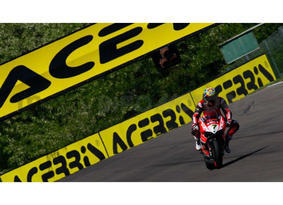SBK 2015, Imola: Dominio Ducati nelle libere, Orari diretta TV - Foto 11 di 24