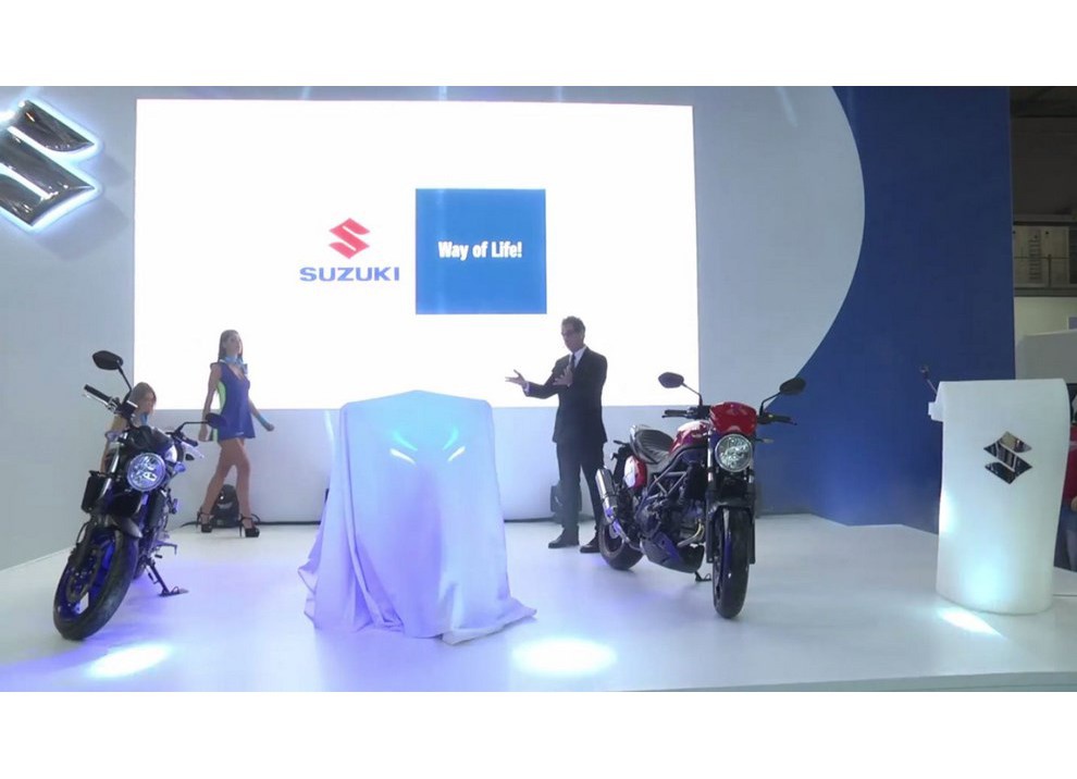 Suzuki ad EICMA 2015: in diretta dalla World Première di Milano - Foto 7 di 20