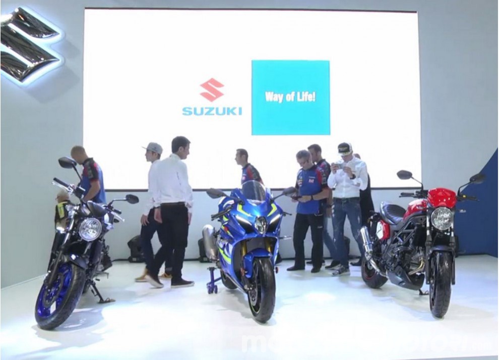Suzuki ad EICMA 2015: in diretta dalla World Première di Milano - Foto 19 di 20