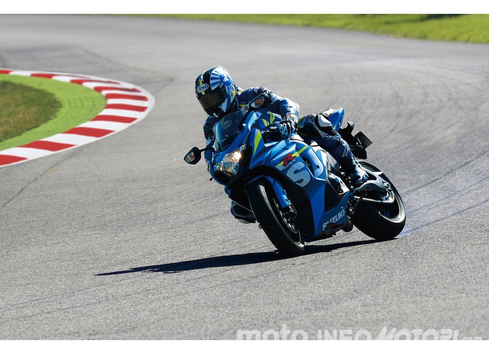 Suzuki GSX-R 2015 MotoGP replica e scarico Yoshimura