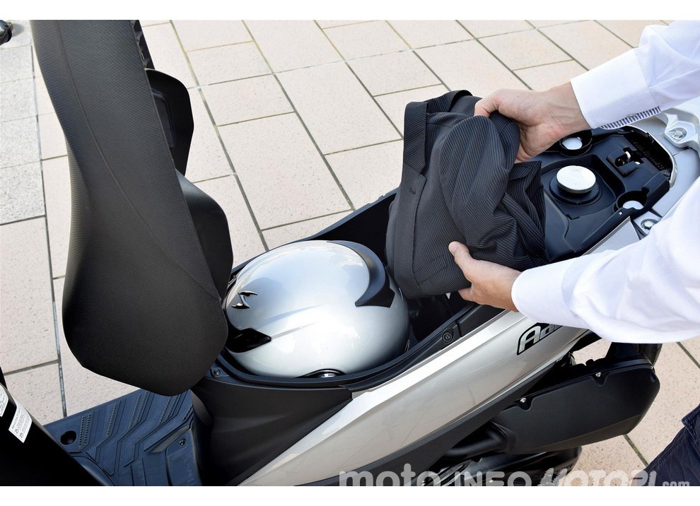 Suzuki, promozioni su moto e scooter fino a fine anno - Foto 3 di 8