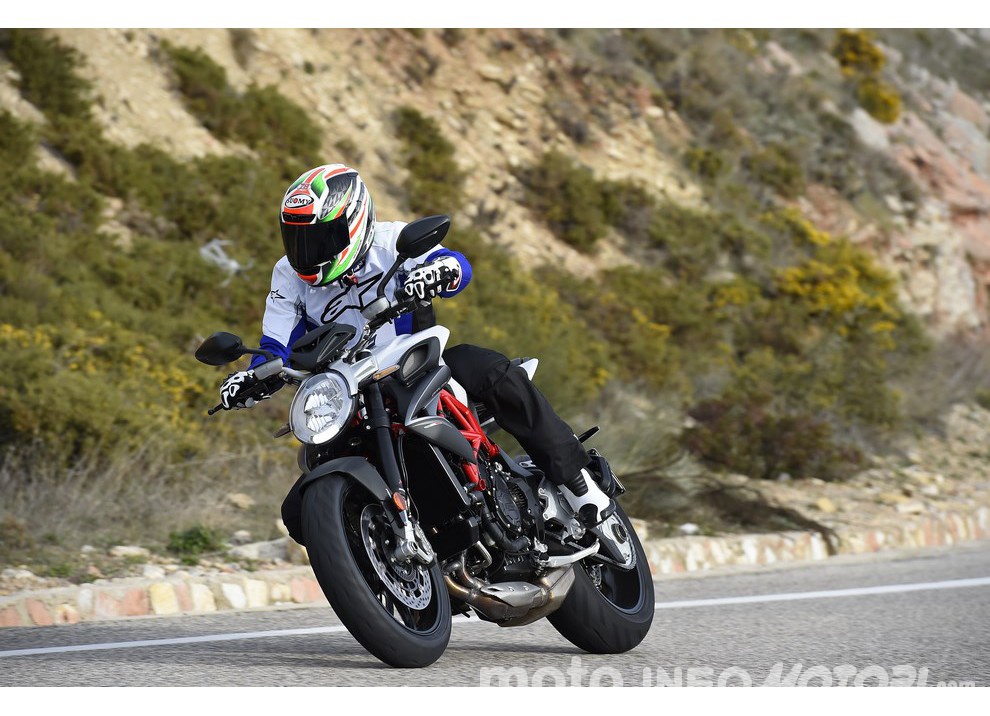 Test ride MV Agusta Brutale 800 2016: La forza dell’anima Brutale!