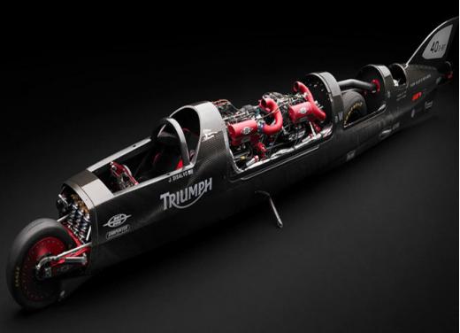 Triumph sfida la velocità con Triumph Castrol Rocket