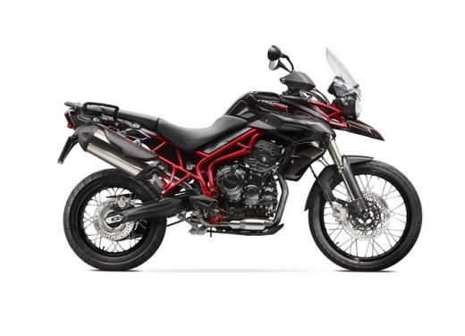 Triumph Tiger 800, accessori in omaggio sulla enduro stradale inglese