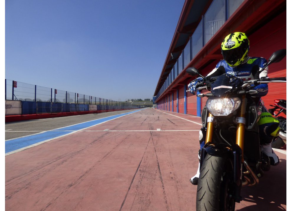 Yamaha MT-09: Test Ride in pista e su strada, la recensione