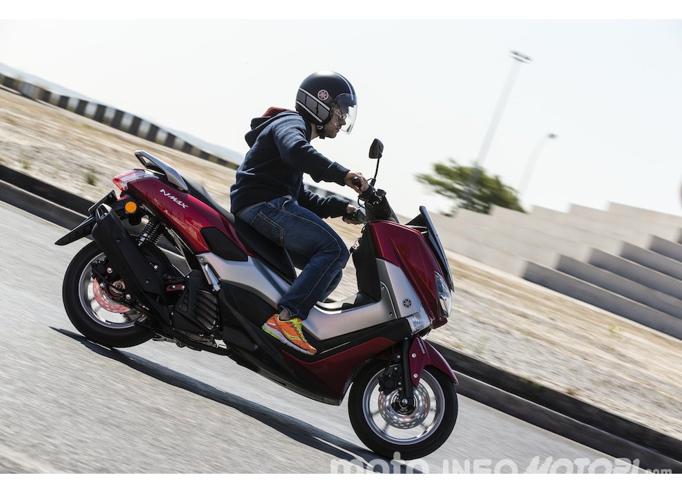 Yamaha NMAX 125, prova su strada a Lisbona