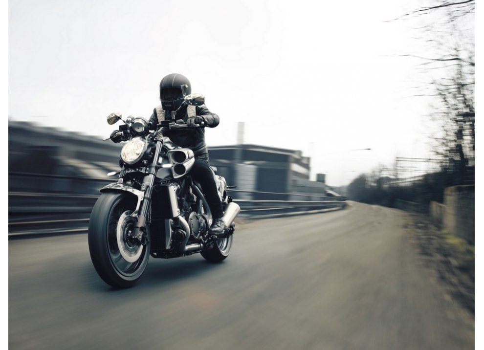 Yamaha V-Max Carbon M.Y. 2015 per celebrare il 30°anniversario