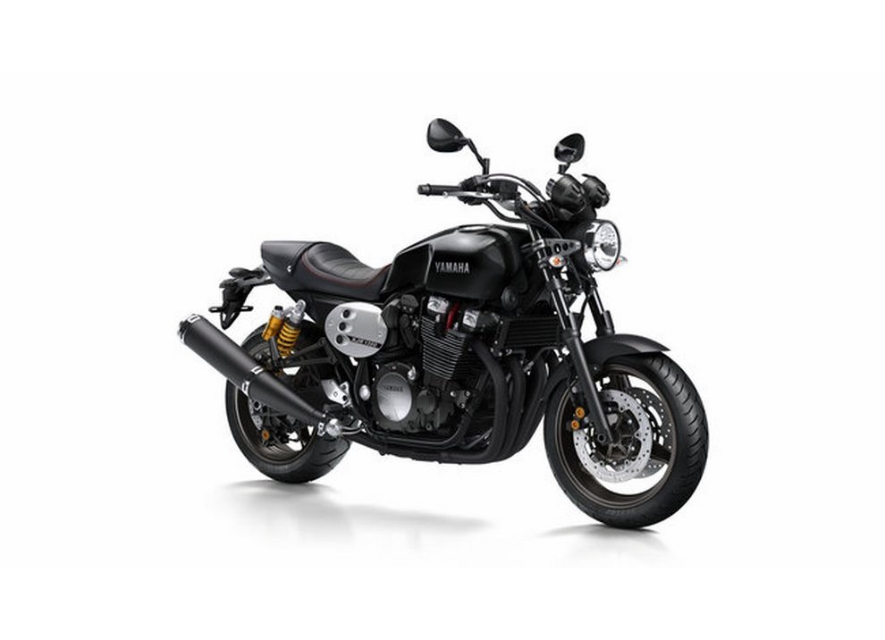 Yamaha XJR 1300 e XJR 1300 Racer 2015