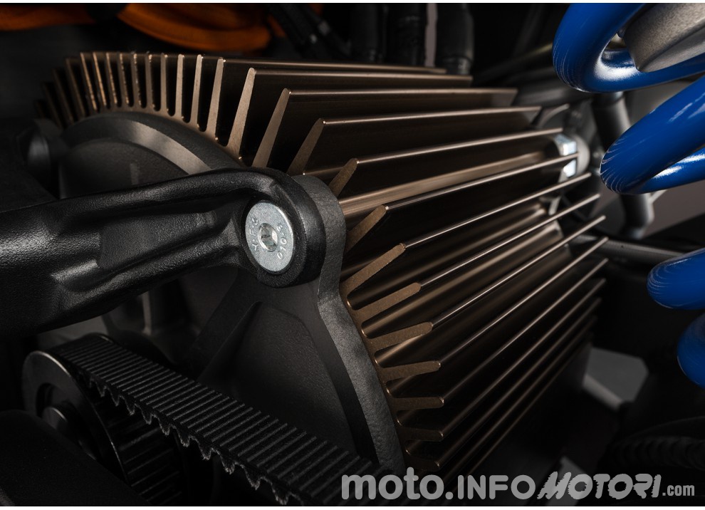 Zero Motorcycles, gamma 2016: le elettriche migliorano in prezzo ed autonomia - Foto 8 di 43