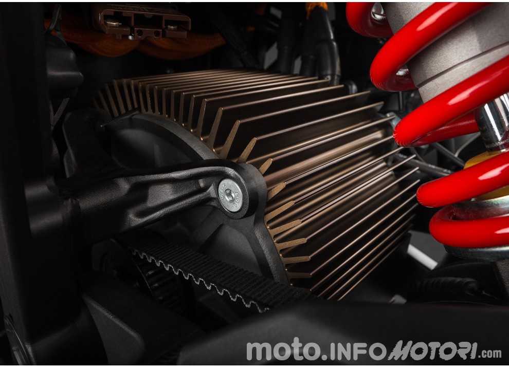 Zero Motorcycles, gamma 2016: le elettriche migliorano in prezzo ed autonomia - Foto 15 di 43