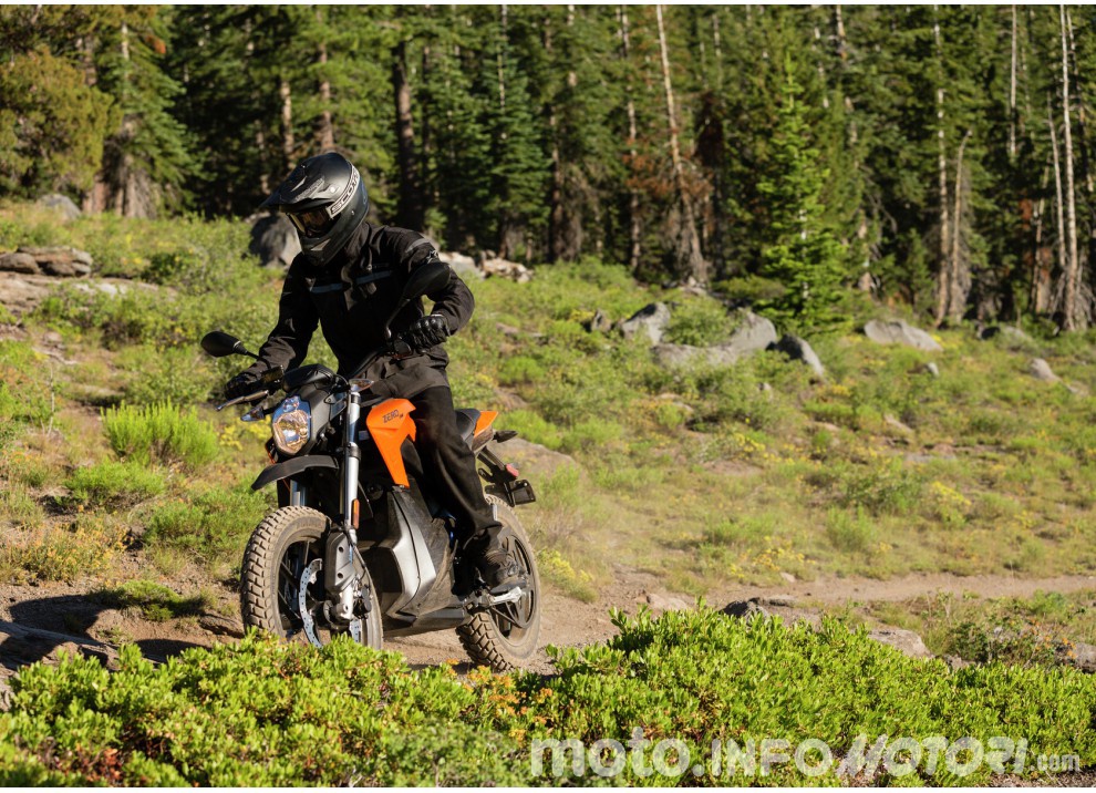 Zero Motorcycles, gamma 2016: le elettriche migliorano in prezzo ed autonomia - Foto 20 di 43