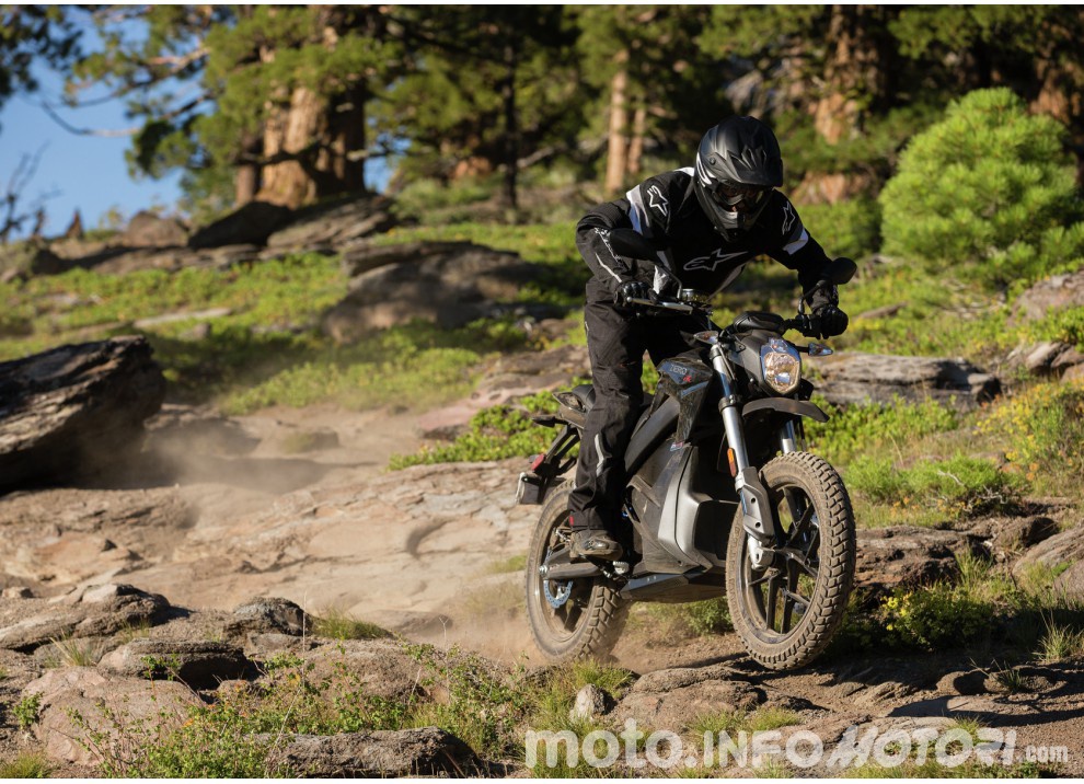 Zero Motorcycles, gamma 2016: le elettriche migliorano in prezzo ed autonomia - Foto 21 di 43